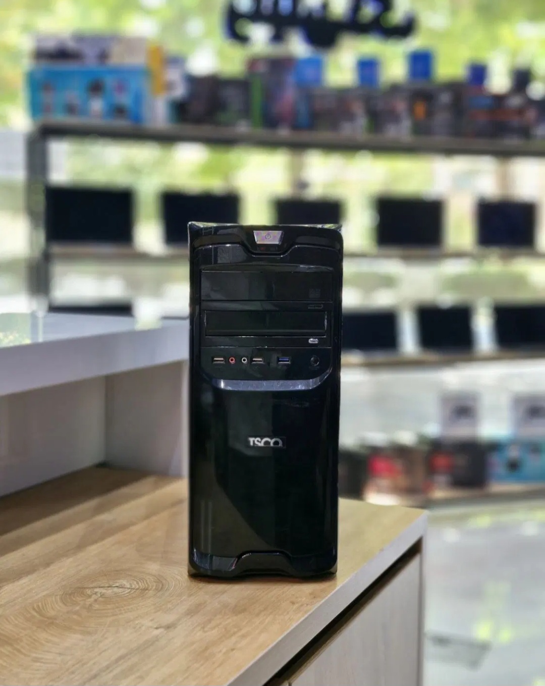 کیس گیمینگ با CPU I5-4590 , RAM 16 GB , SSD 128 GB , HDD 512 GB ,RX580 8GB
