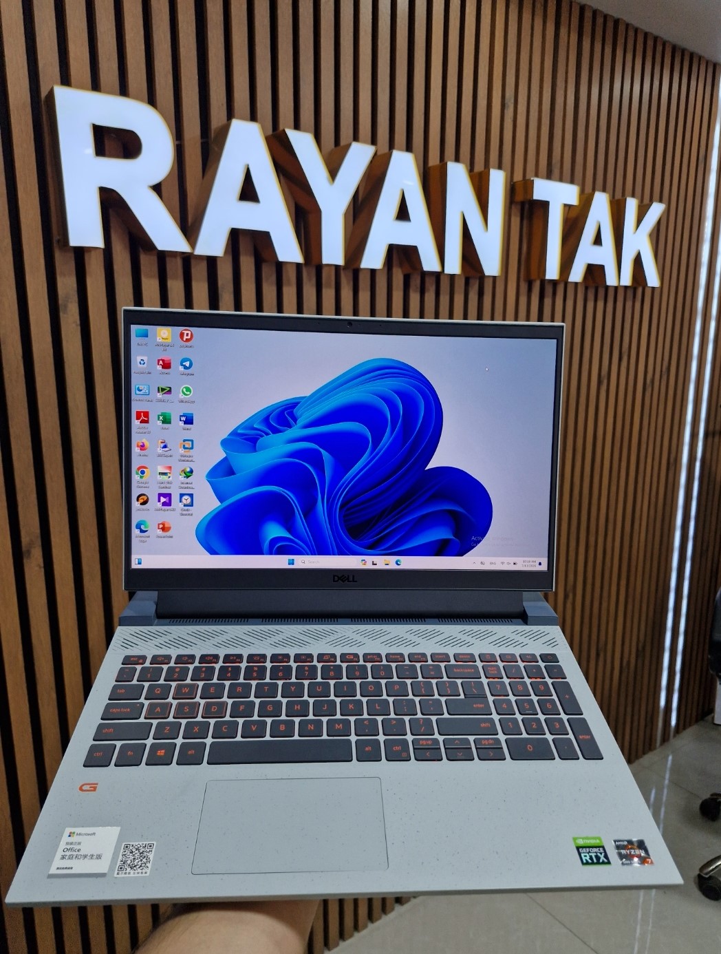 لپ تاپ دل DELL G15 |CPU : RYZEN 7 5800H | RAM 32 GB | SSD 512 GB | GPU : INTEL 620NVIDIA RTX 3060 6 GB | SCREEN 15.6 144hz